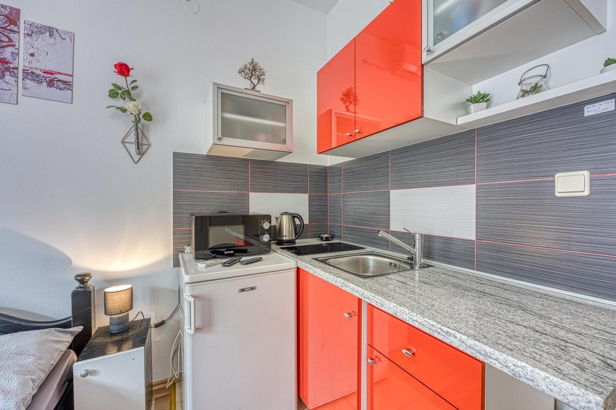 Studio Apartmani Ivanda Makarska Exterior foto